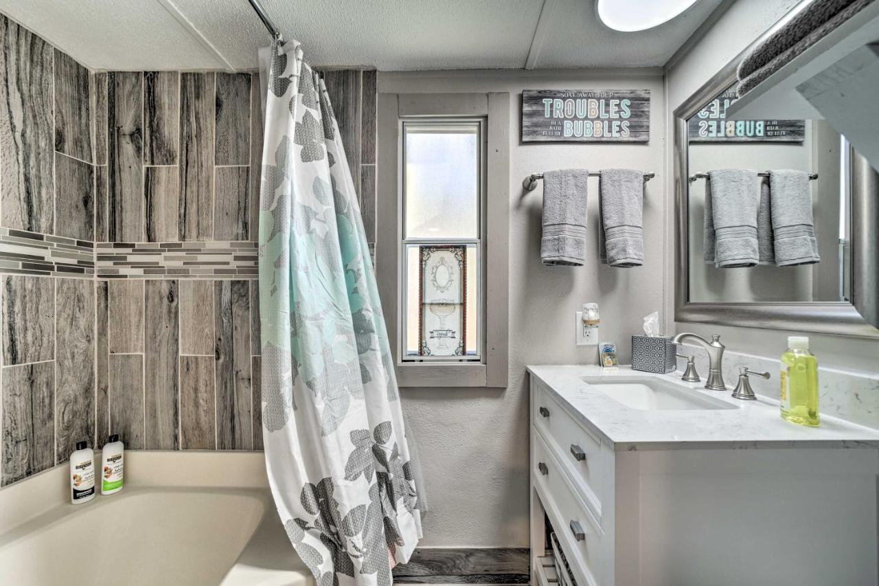 Smoky Mountain Vacation Rental With Hot Tub And Kayaks Whittier Exterior foto